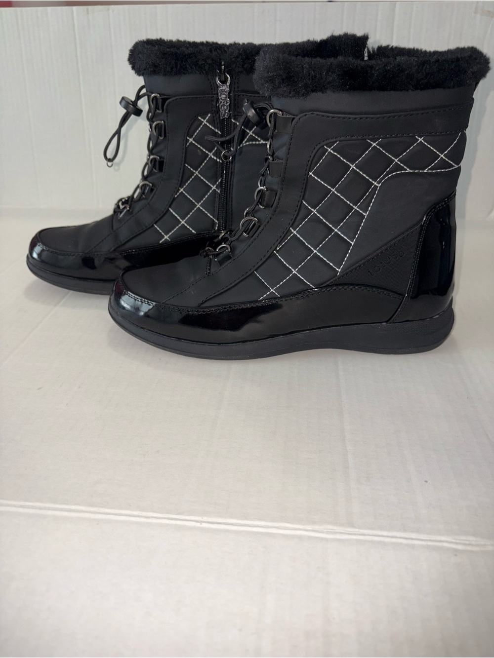 totes Black Faux-Fur Lace-Up Winter & Rain Boots, size 9 - Picture 3 of 4